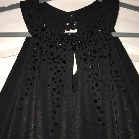 Plus size black halter top - Picture 2 of 6